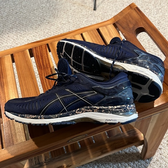 ASICS - Picture 5 of 6